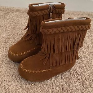 Fringe boots